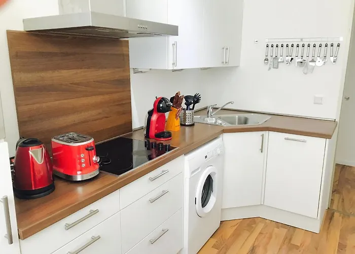 Deluxe In Hearth Of Downtown