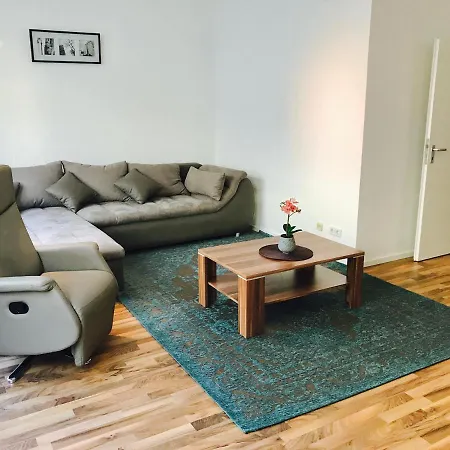 Deluxe In Hearth Of Downtown Apartment